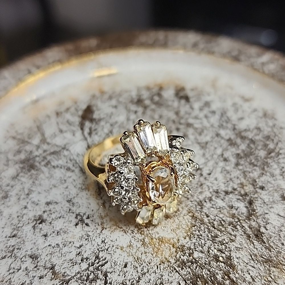 18k H.G.E Cocktail Ring Size 9